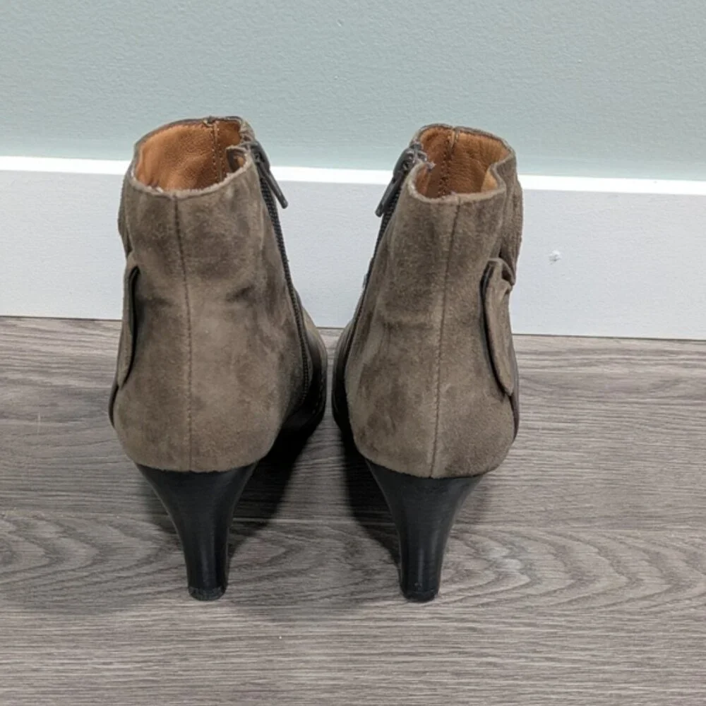 Sofft Elegant Brown Ankle Boots - Picture 5 of 10
